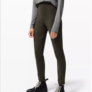 Lululemon Here to There HR 25" Size 6
